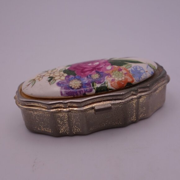 Vintage Metal Made in Japan Pill Box with Ceramic Top featuring Flower Design - Picture 3 of 14